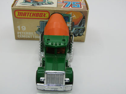 Matchbox Superfast No 19D Peterbilt Cement Truck SOLID GREEN, Amber Windows