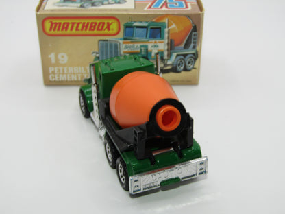 Matchbox Superfast No 19D Peterbilt Cement Truck SOLID GREEN, Amber Windows