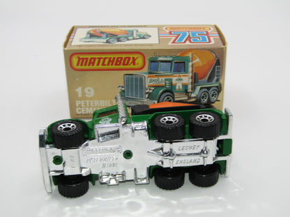 Matchbox Superfast No 19D Peterbilt Cement Truck SOLID GREEN, Amber Windows
