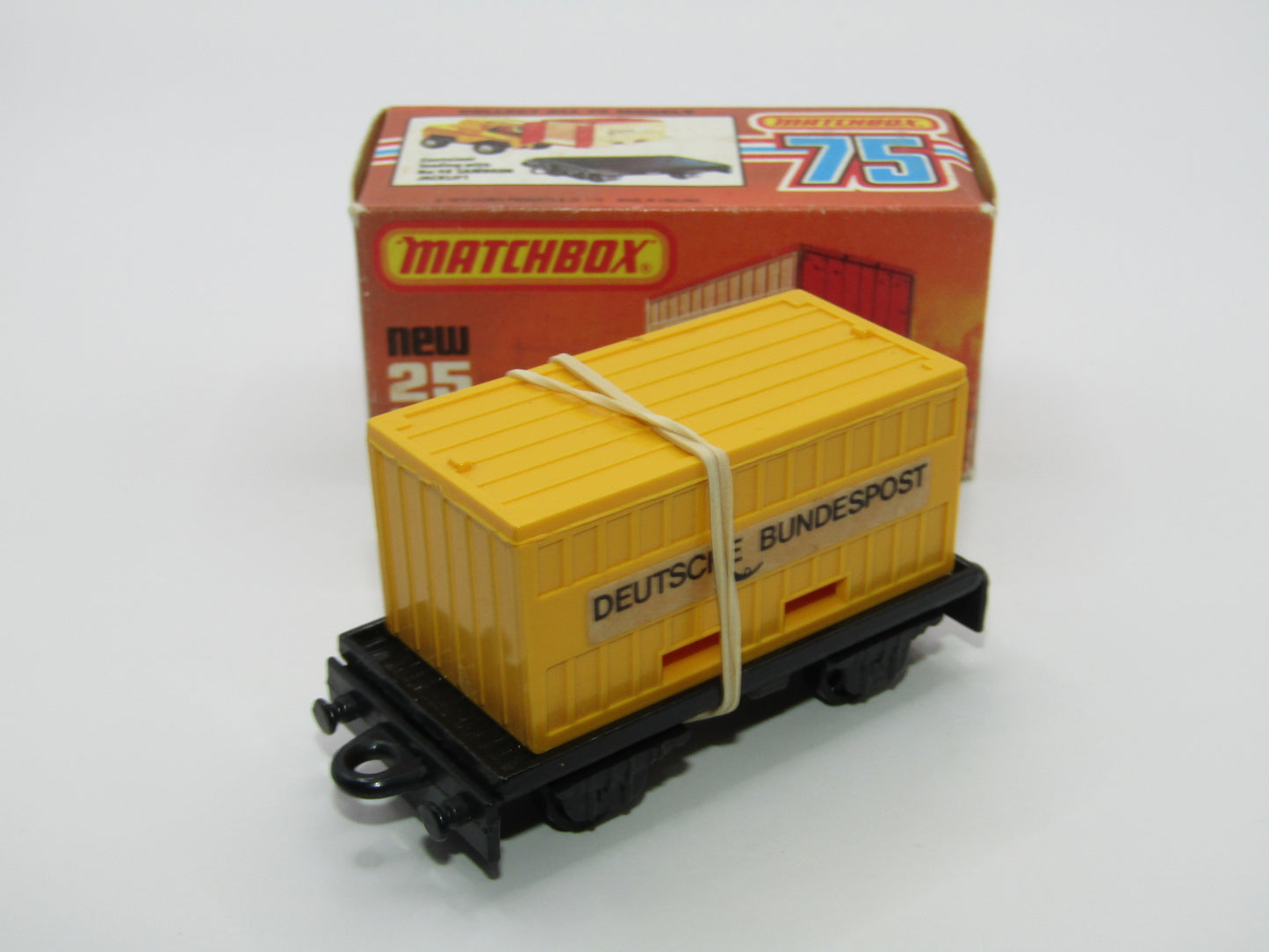 Matchbox Superfast No 25C Flat Car Container Yellow Red Doors GREY BASE
