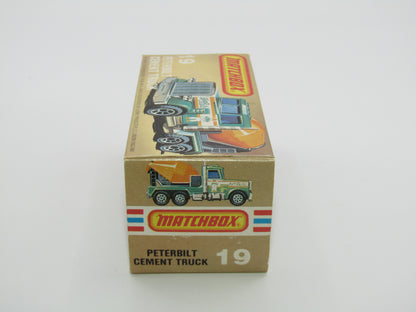 Matchbox Superfast No 19D Peterbilt Cement Truck SOLID GREEN, Amber Windows
