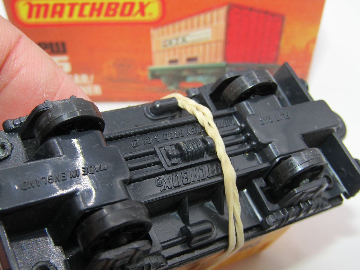 Matchbox Superfast No 25C Flat Car Container Yellow Red Doors GREY BASE