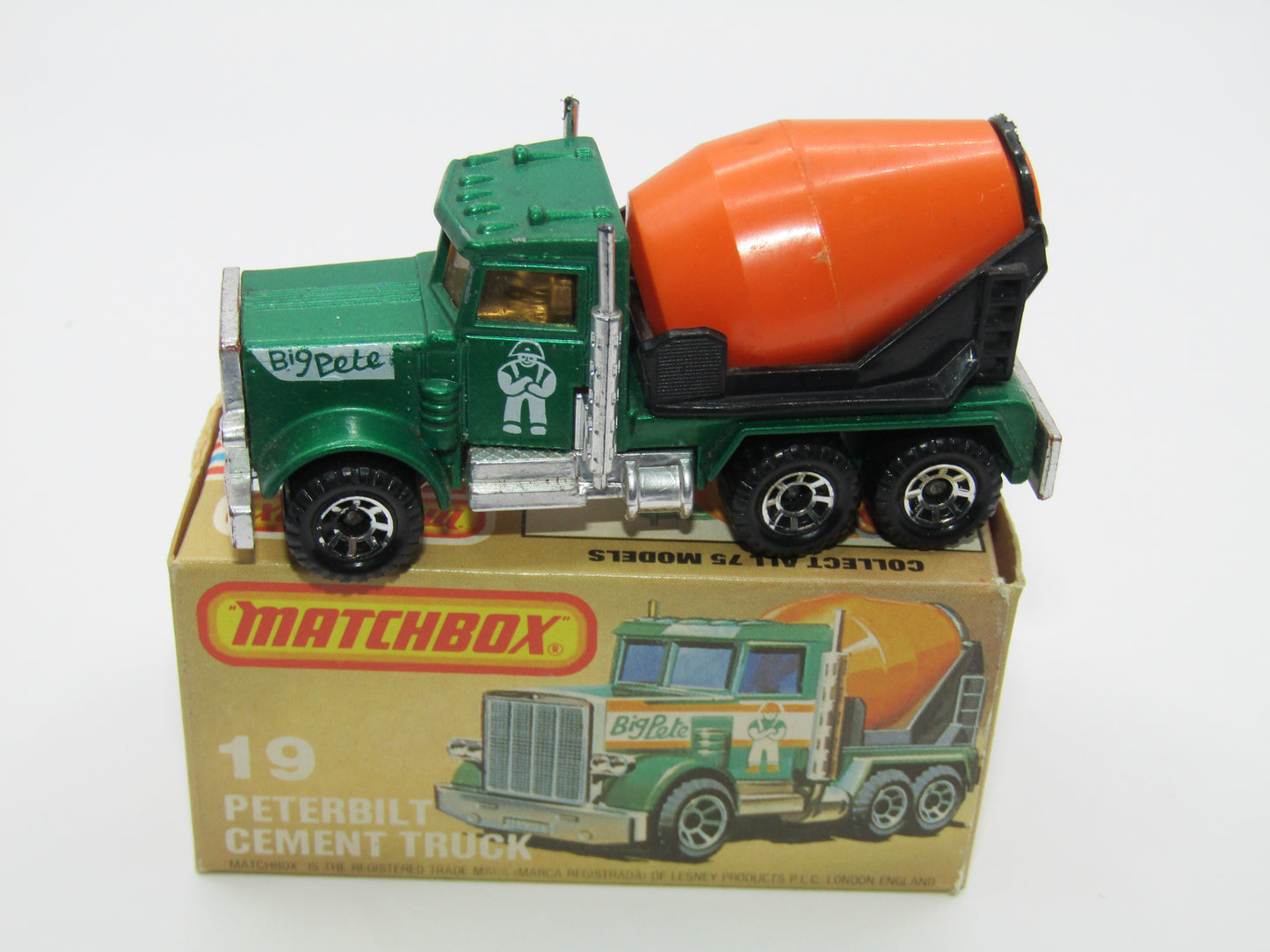 Matchbox Superfast No 19D Peterbilt Cement Truck Metallic MATT Green, ALL WHITE Tampo