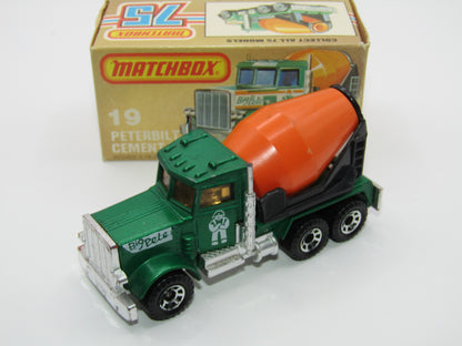 Matchbox Superfast No 19D Peterbilt Cement Truck Metallic MATT Green, ALL WHITE Tampo