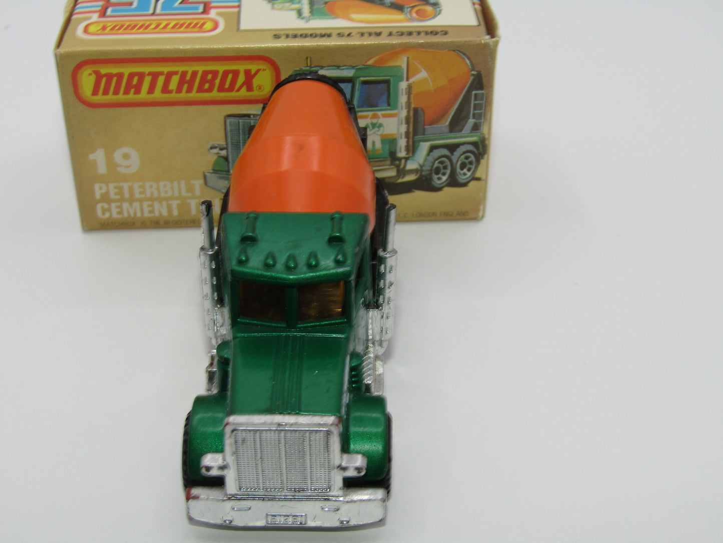 Matchbox Superfast No 19D Peterbilt Cement Truck Metallic MATT Green, ALL WHITE Tampo