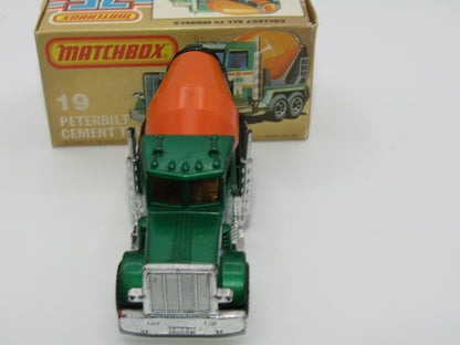 Matchbox Superfast No 19D Peterbilt Cement Truck Metallic MATT Green, ALL WHITE Tampo
