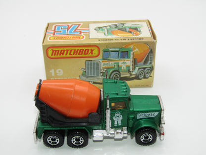 Matchbox Superfast No 19D Peterbilt Cement Truck Metallic MATT Green, ALL WHITE Tampo
