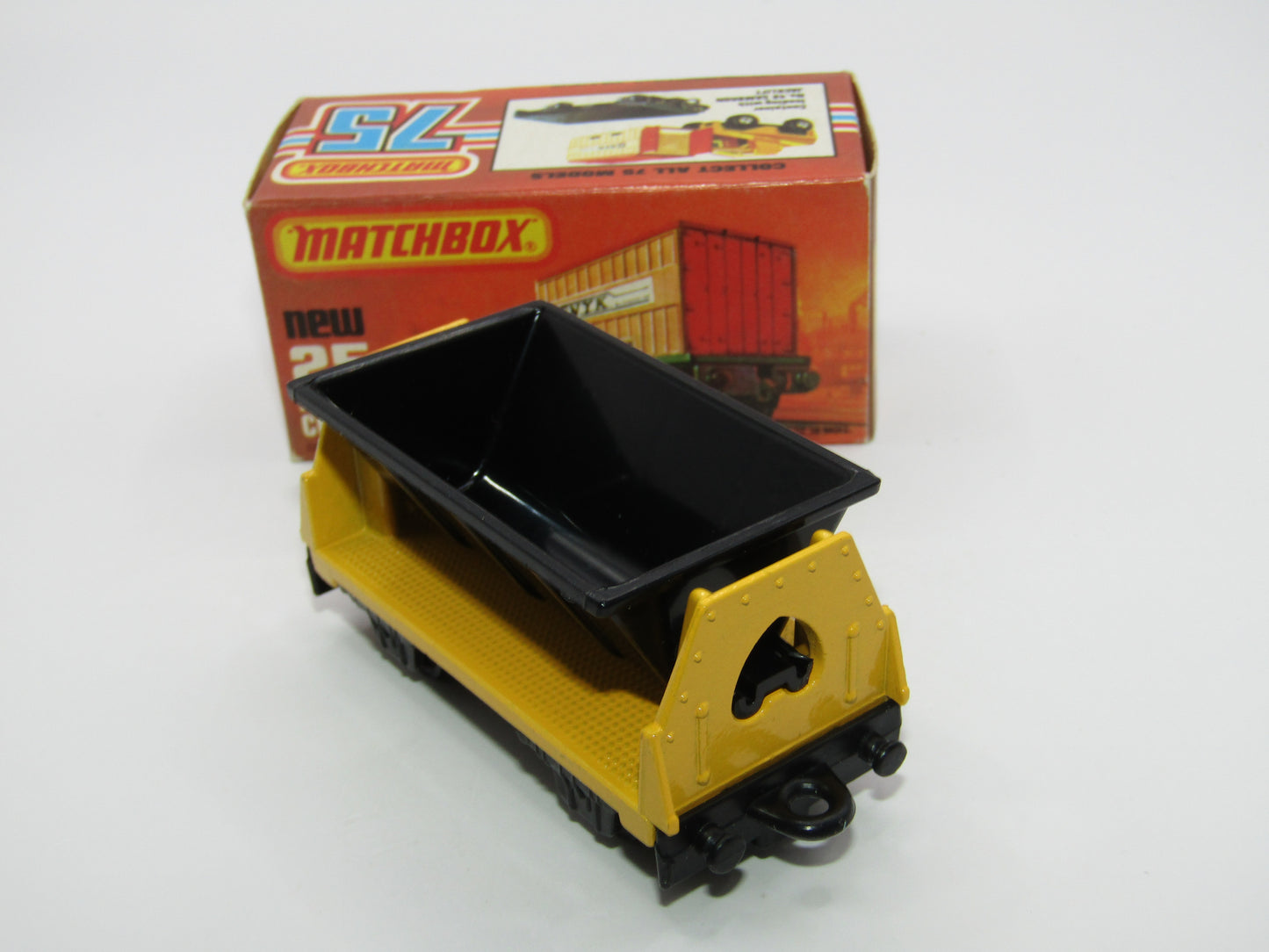 Matchbox Superfast No 25C Flat Car Container Yellow & Black