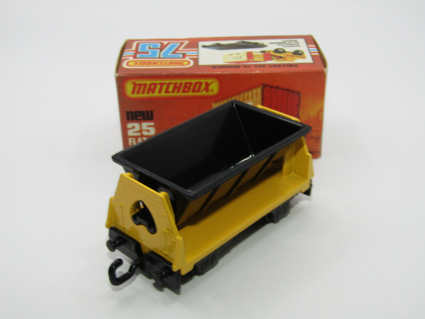 Matchbox Superfast No 25C Flat Car Container Yellow & Black