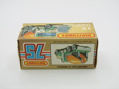Matchbox Superfast No 19D Peterbilt Cement Truck Metallic MATT Green, ALL WHITE Tampo