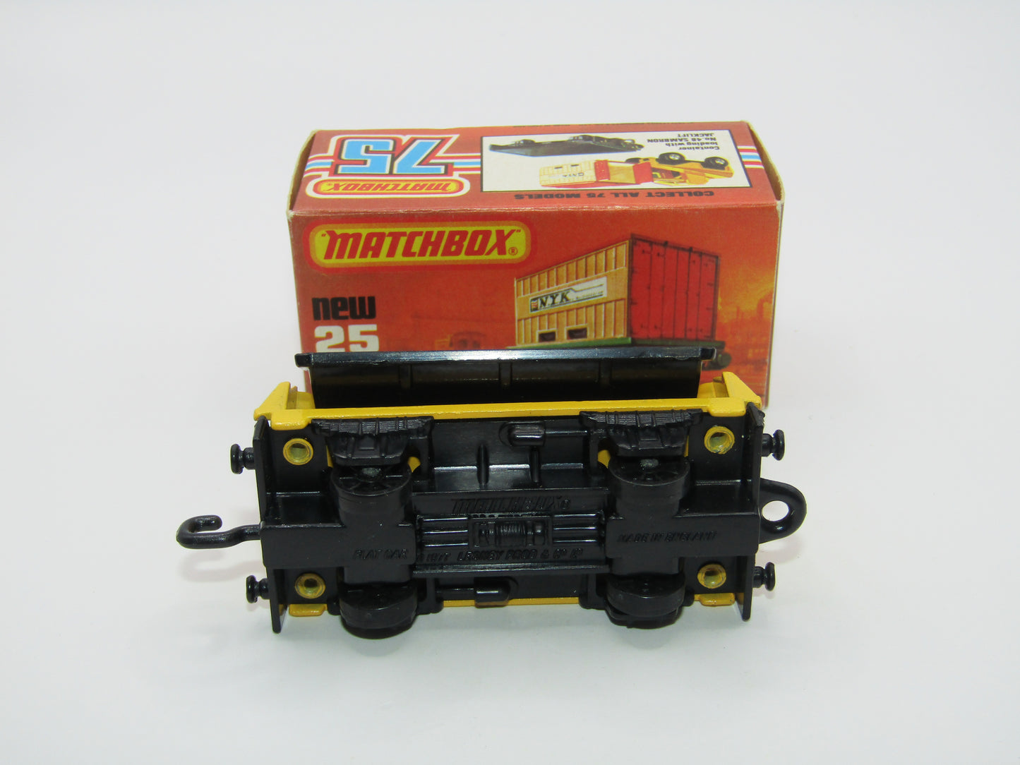 Matchbox Superfast No 25C Flat Car Container Yellow & Black