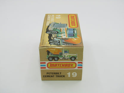 Matchbox Superfast No 19D Peterbilt Cement Truck Metallic MATT Green, ALL WHITE Tampo