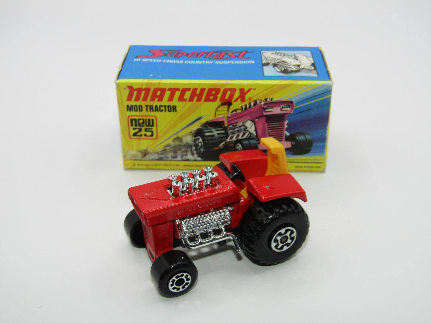 Matchbox Superfast No 25B Mod Tractor Red, 5 CROWN Front Wheels