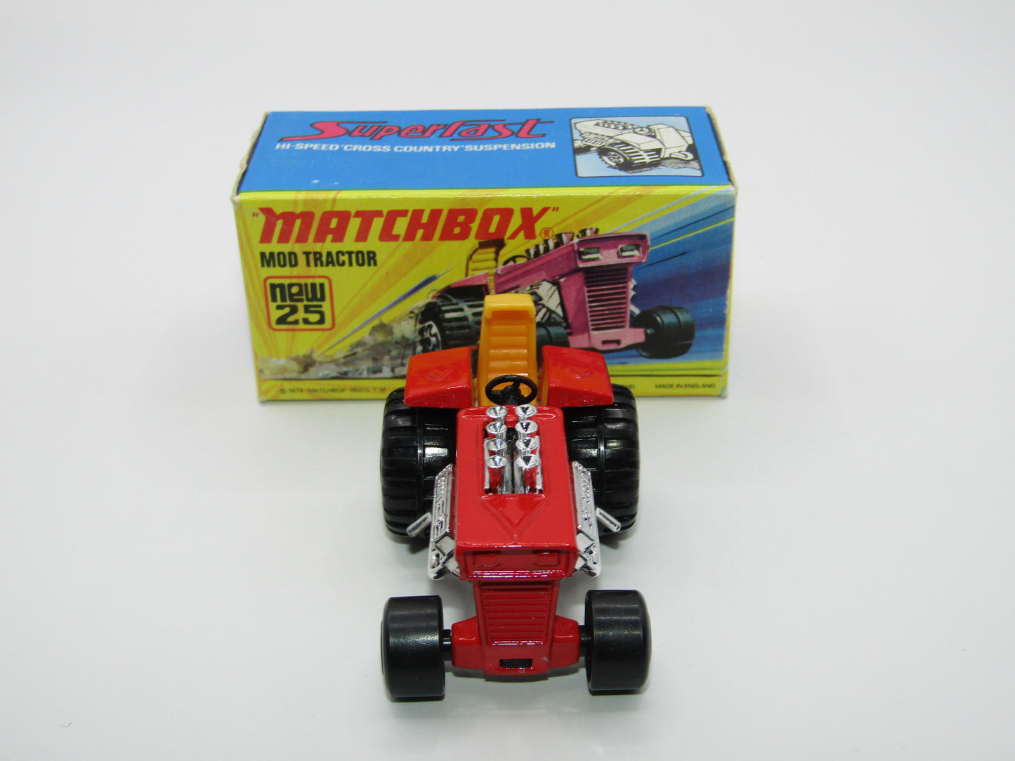 Matchbox Superfast No 25B Mod Tractor Red, 5 CROWN Front Wheels