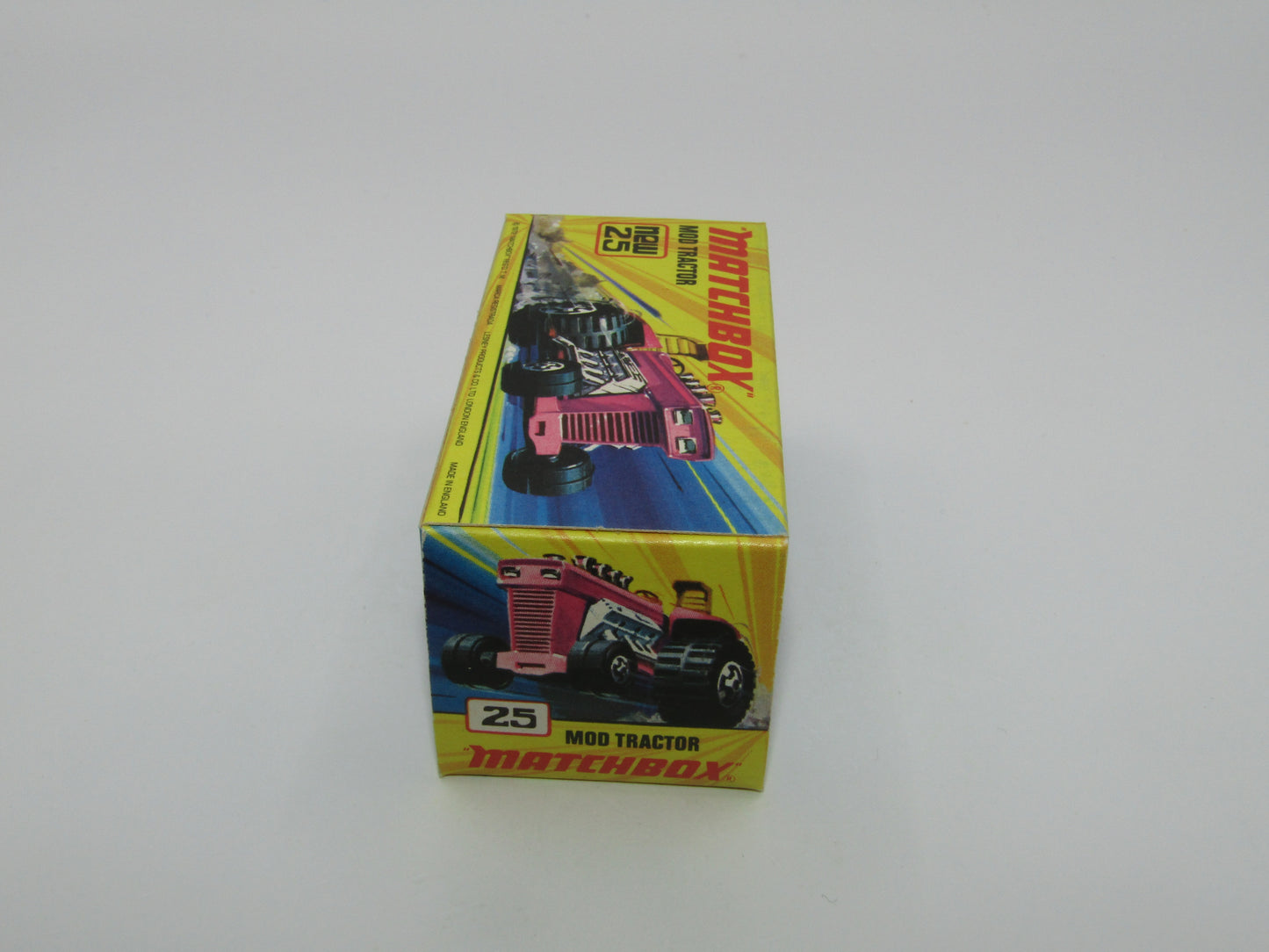 Matchbox Superfast No 25B Mod Tractor Purple RED Seat MC Wheels