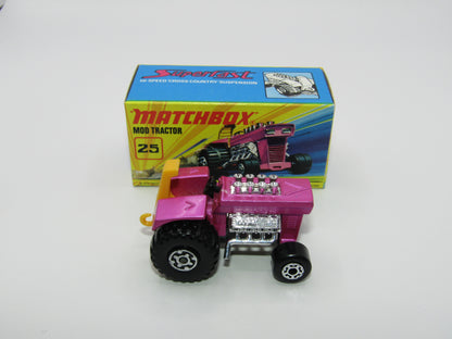 Matchbox Superfast No 25B Mod Tractor Met Pink 5 CROWN Front Wheels
