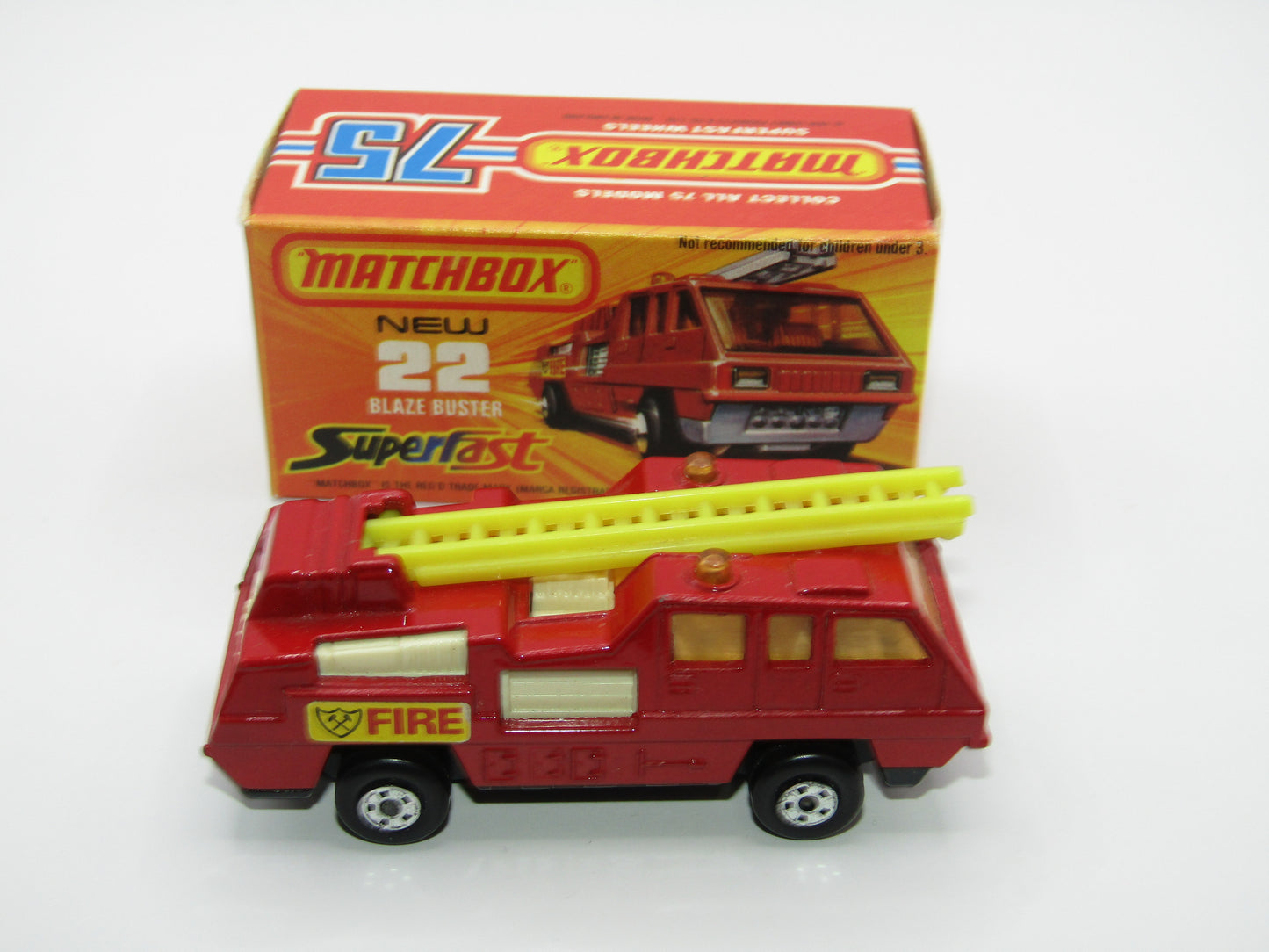 Matchbox Superfast No 22C Blaze Buster, Yellow Ladder, CREAM Interior, GLOSSY GREY Base