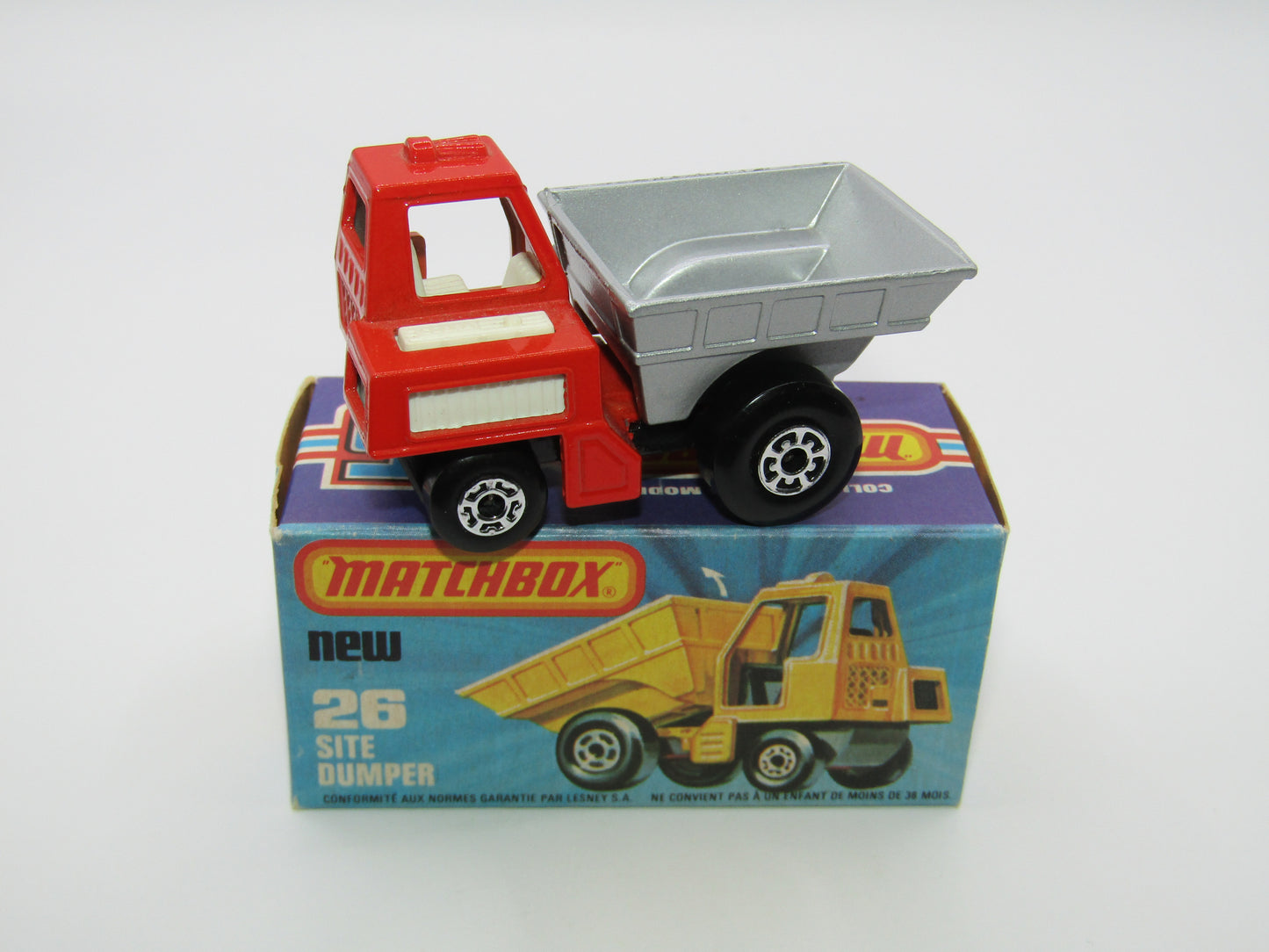 Matchbox Superfast No 26C Site Dumper Dark Orange-Red Cab CHARCOAL Base