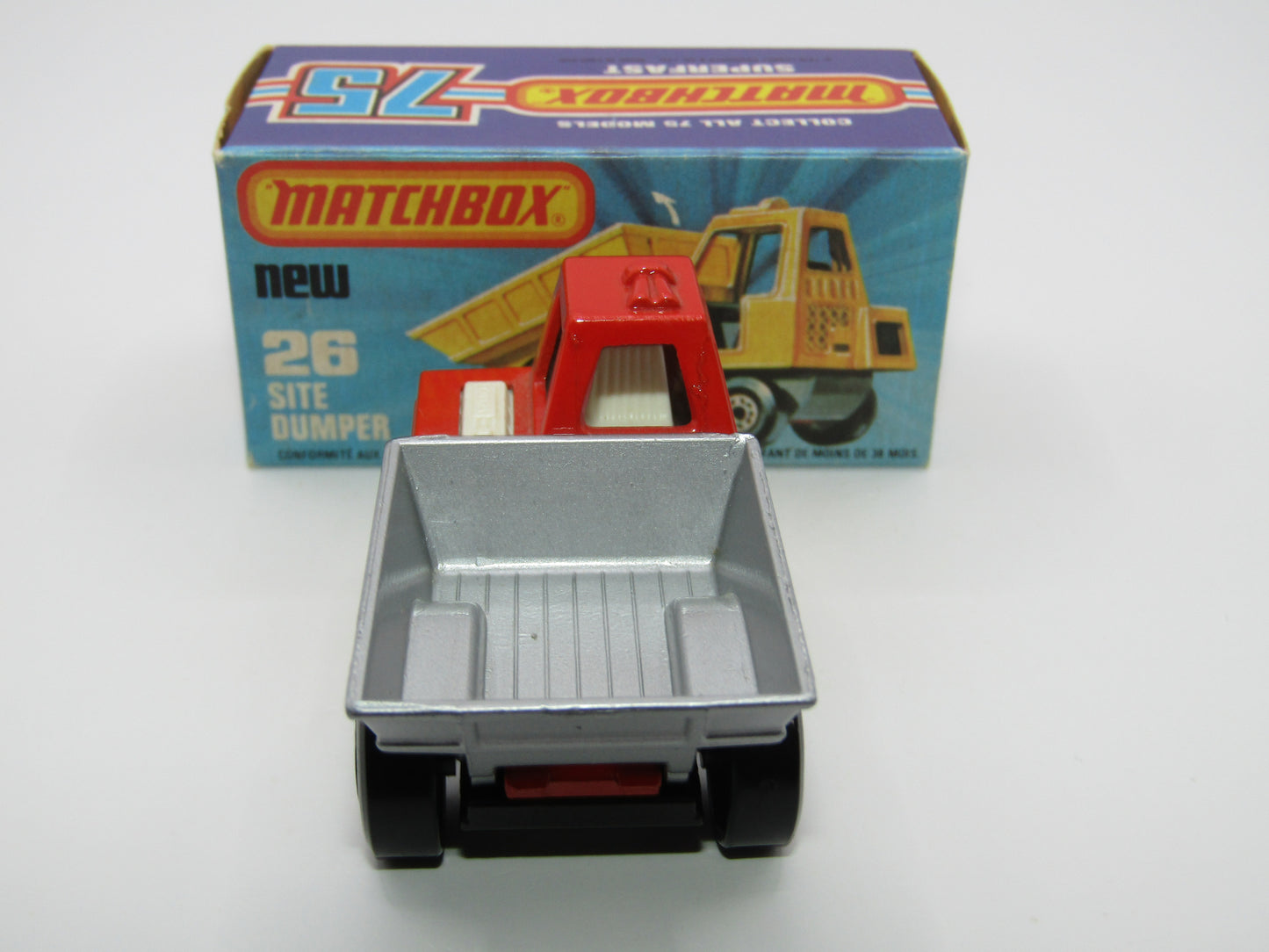 Matchbox Superfast No 26C Site Dumper Dark Orange-Red Cab CHARCOAL Base