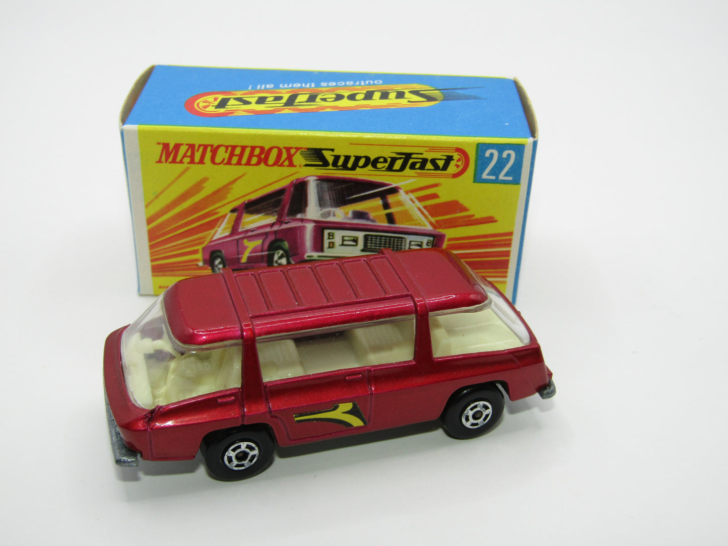 Matchbox Superfast No 22B Freeman Intercity Commuter MAGENTA Red, Unpainted Base