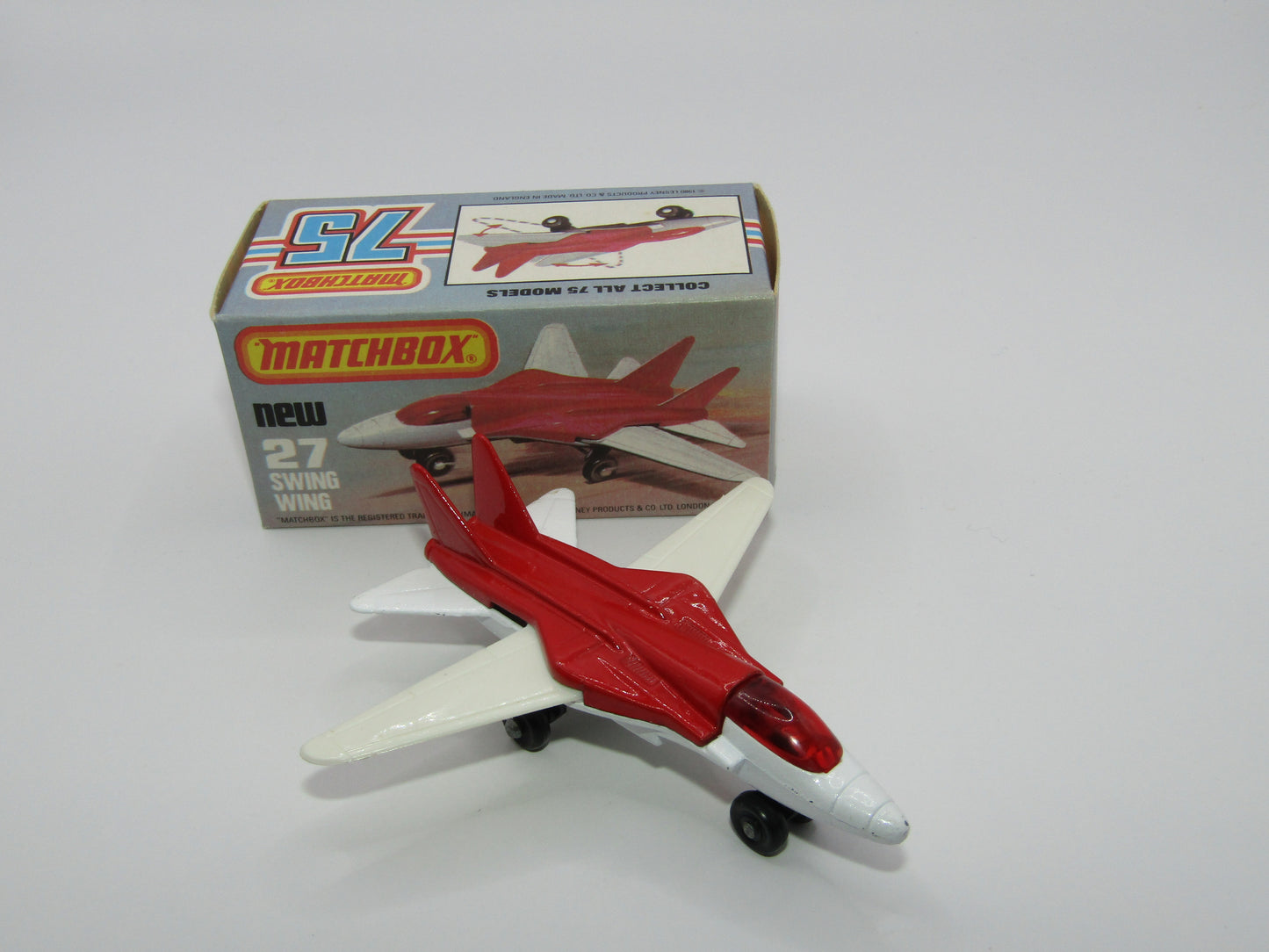 Matchbox Superfast No 27C Swing Wing No Tampo Red Windows