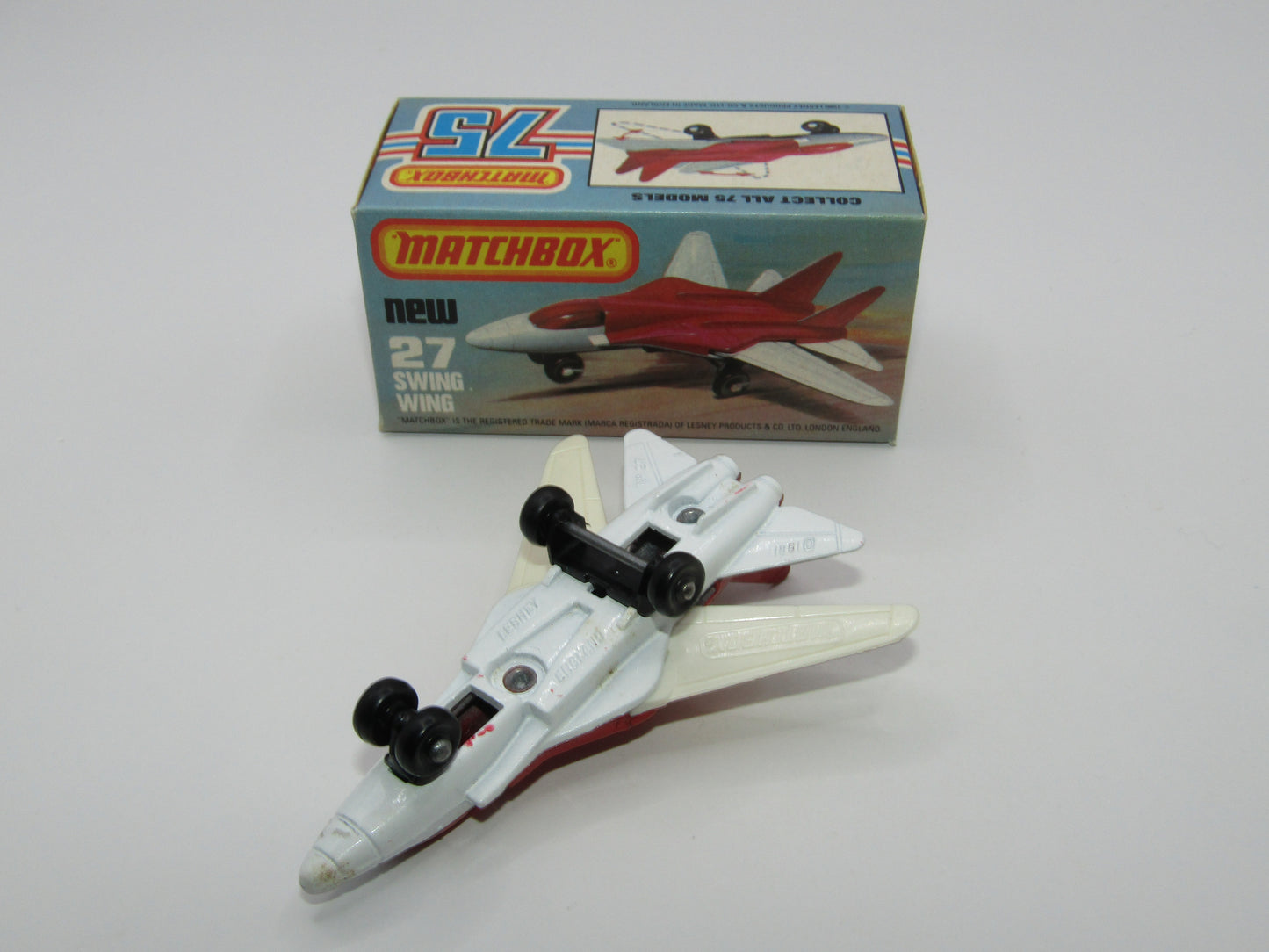 Matchbox Superfast No 27C Swing Wing Black & Red Jet Set Tampo, Red Windows