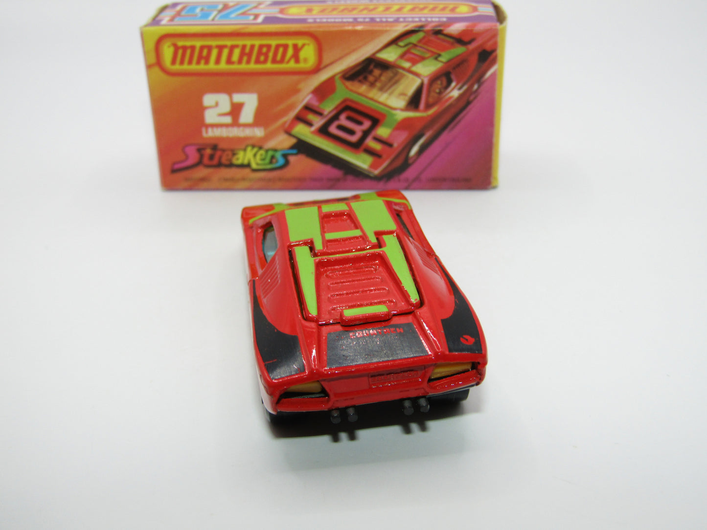 Matchbox Superfast No 27B Lamborghini Countach DARK RED YELLOW Interior