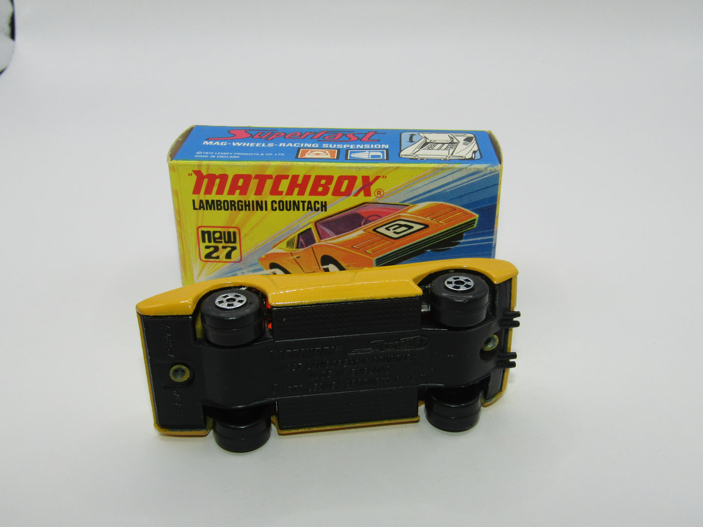 Matchbox Superfast No 27B Lamborghini Countach Dark Yellow Black base