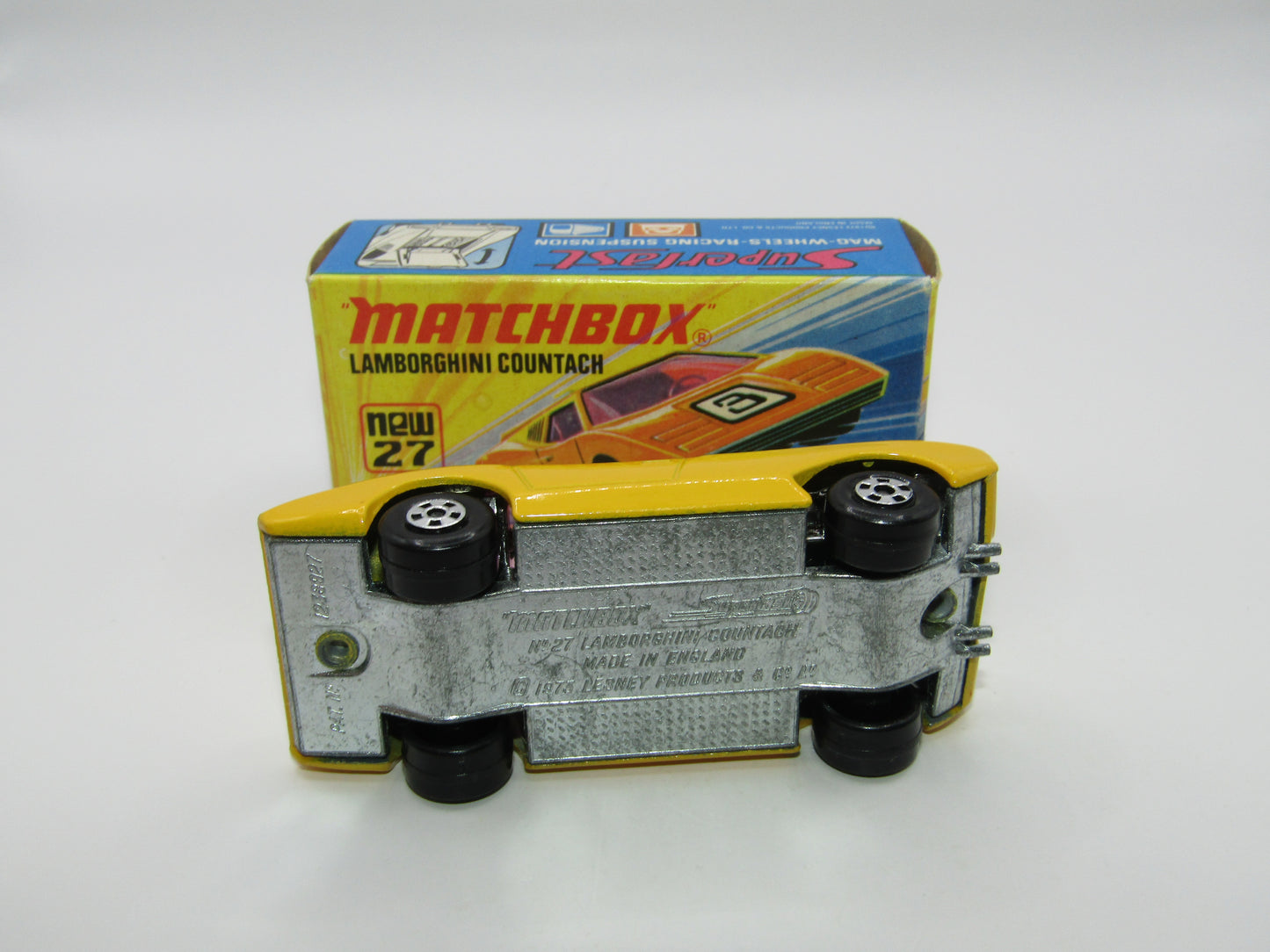 Matchbox Superfast No 27B Lamborghini Countach PURPLE Windows UNPAINTED Base