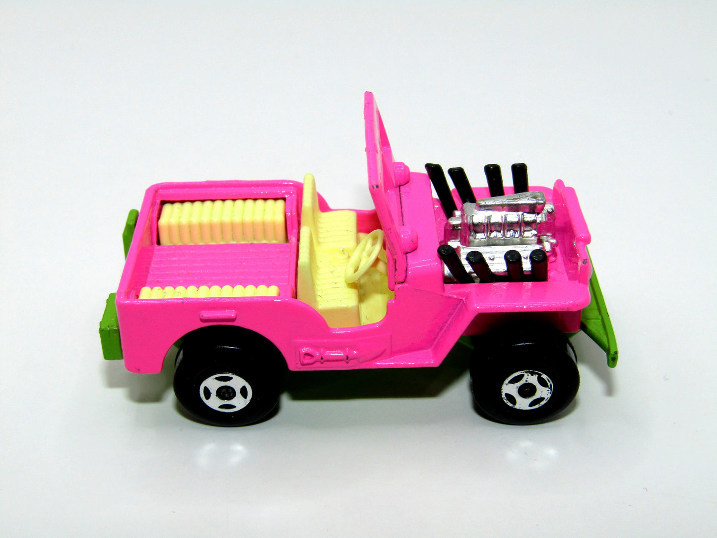 Matchbox Superfast 2B Jeep Hot Rod Hot Pink Dark Green Base