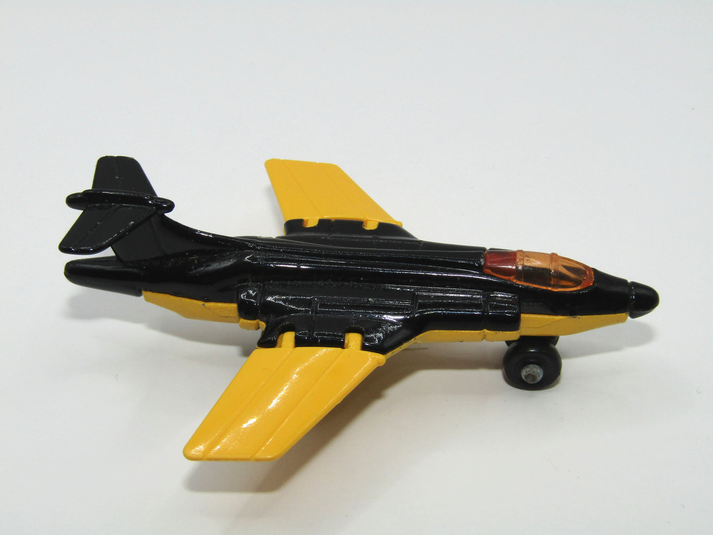 Matchbox Superfast 2D S2 Jet Dark Amber Windows Yellow & Black