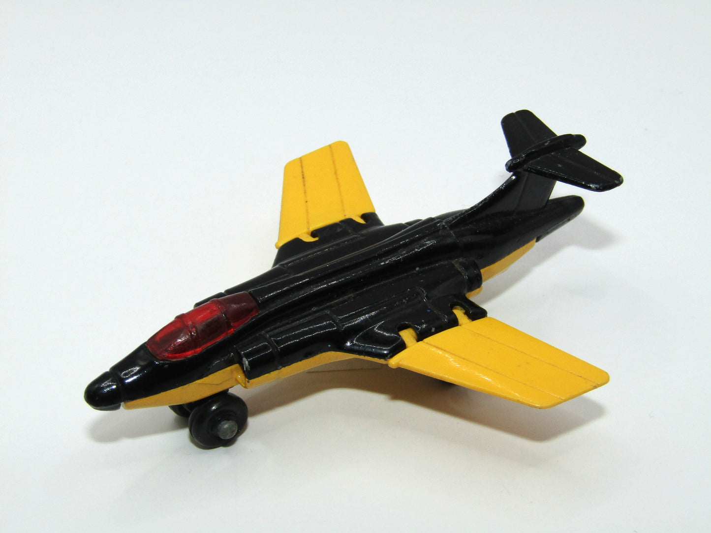Matchbox Superfast 2D S2 Jet Red Windows Yellow & Black