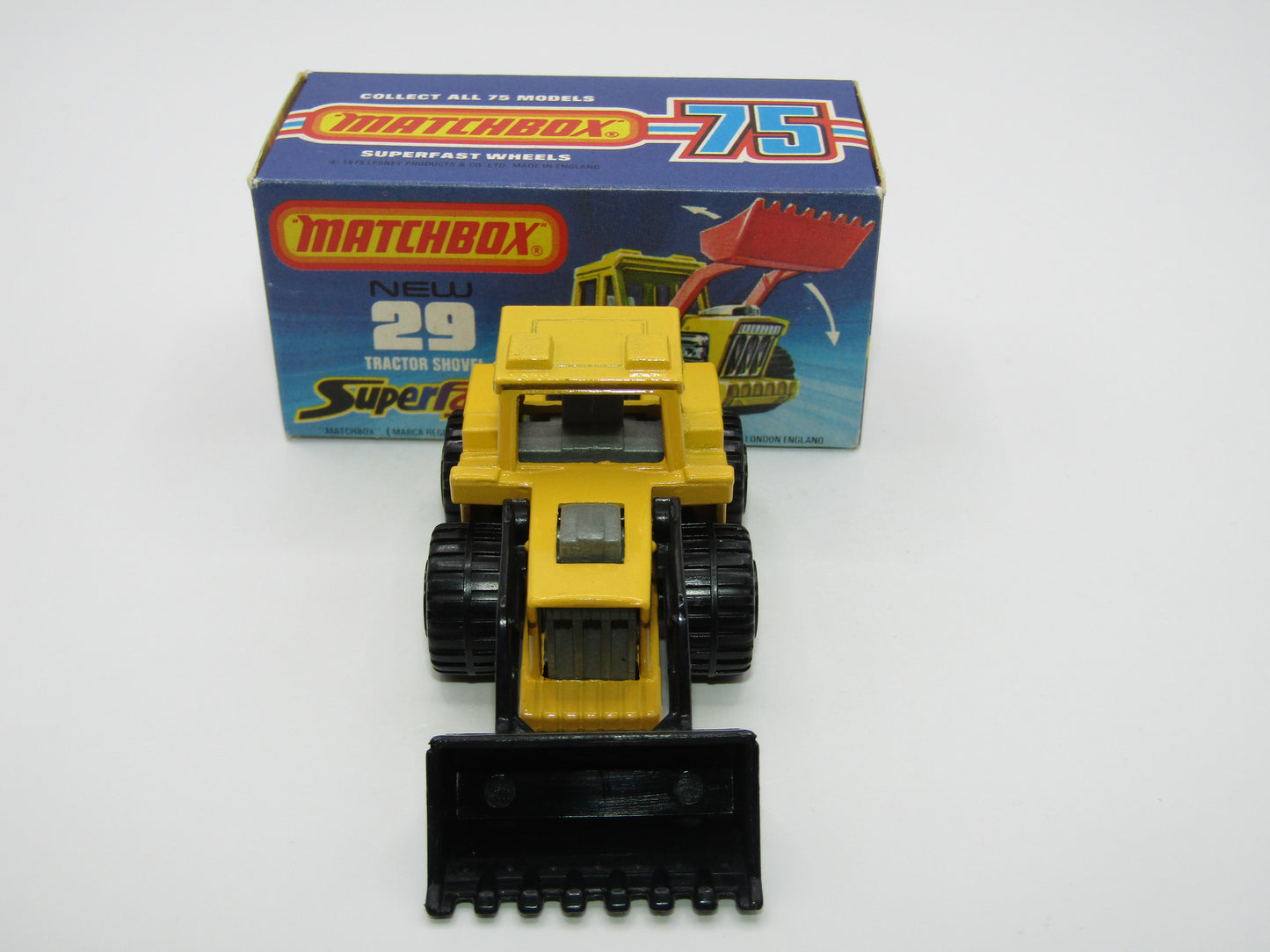 Matchbox Superfast No 29c Tractor Shovel SILVER GREY Interior YELLOW Body