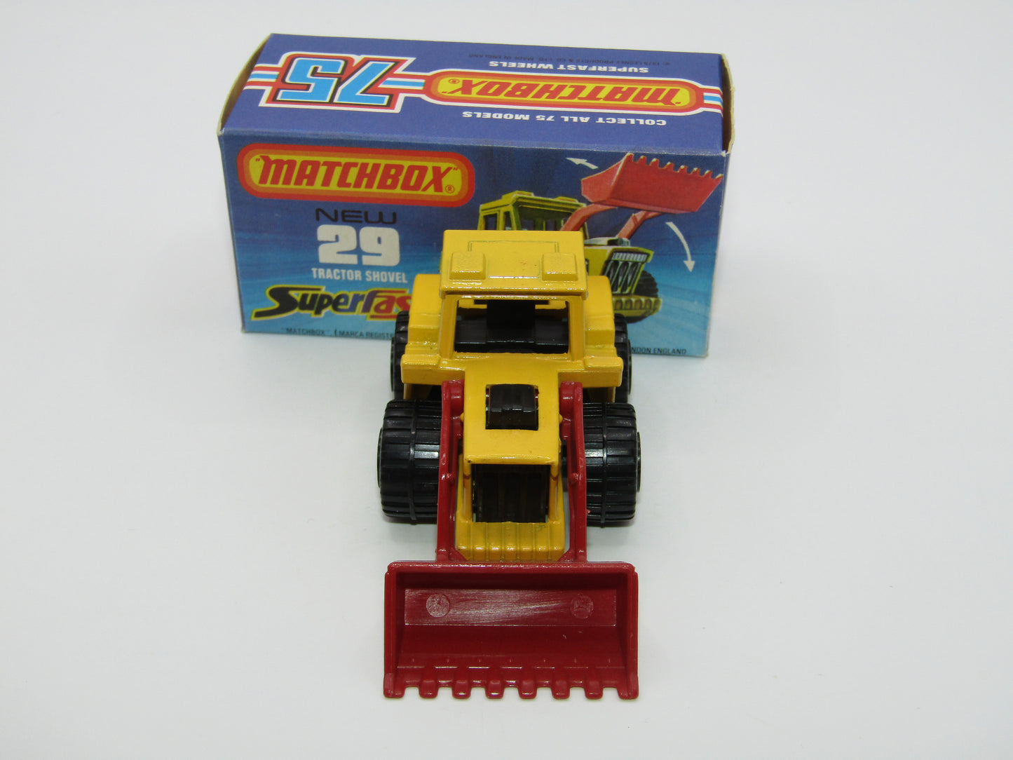 Matchbox Superfast No 29C Tractor Shovel MAROON Shovel PALE YELLOW Base