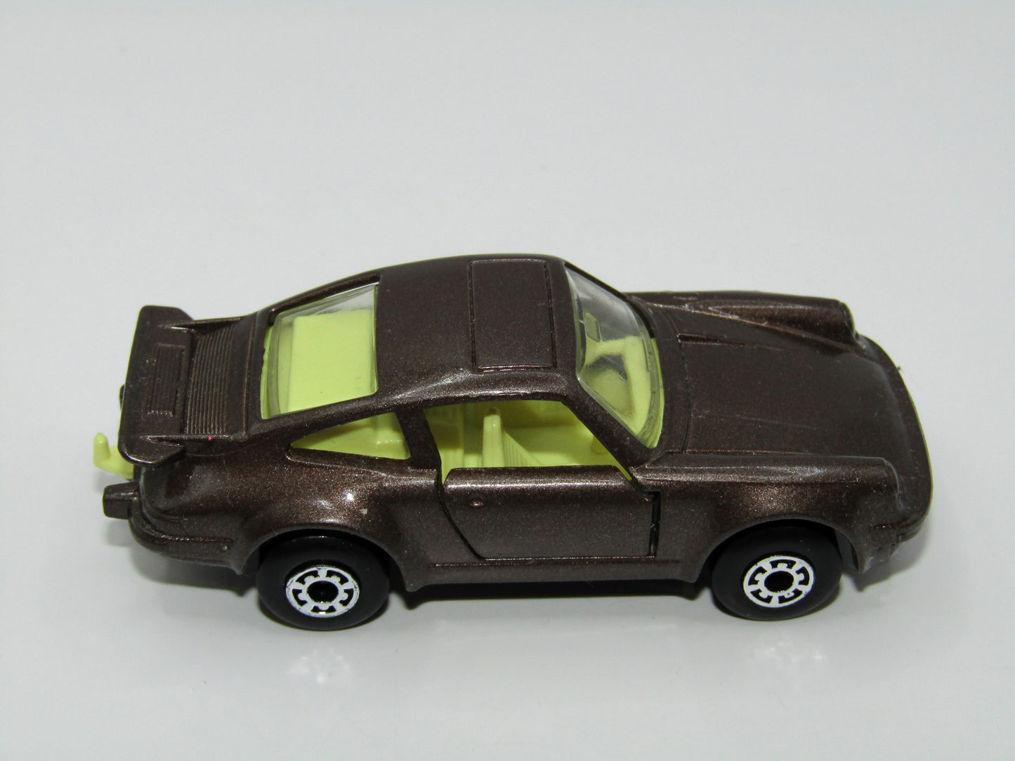 Matchbox Superfast 3C Porsche Turbo Gloss Brown Light Yellow Interior