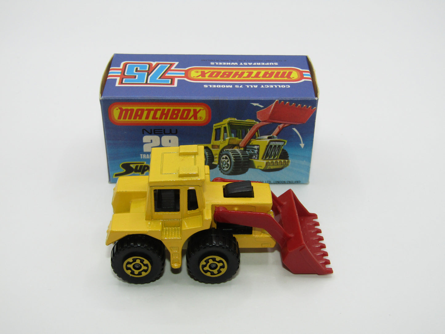 Matchbox Superfast No 29C Tractor Shovel MAROON Shovel PALE YELLOW Base