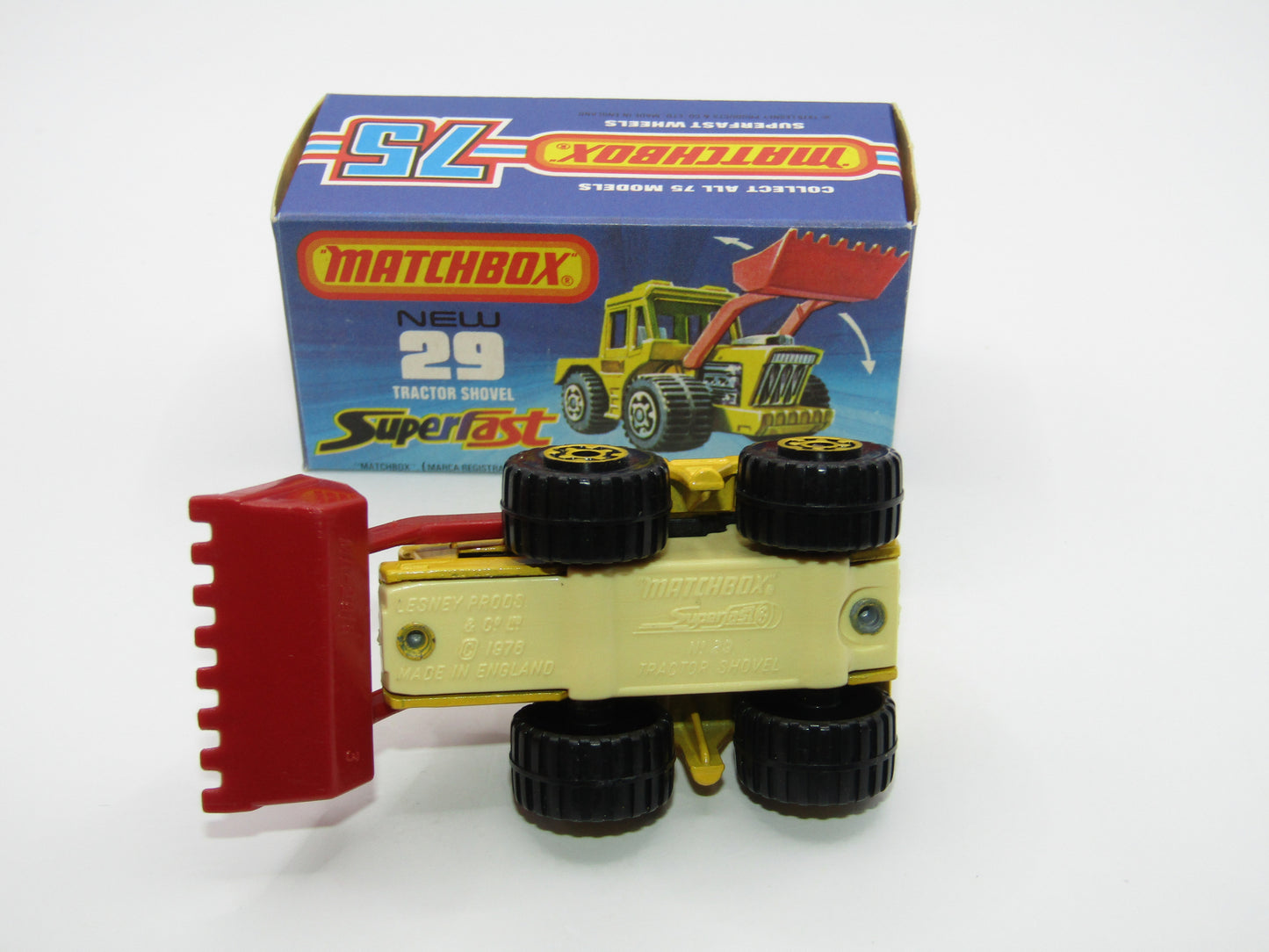 Matchbox Superfast No 29C Tractor Shovel MAROON Shovel PALE YELLOW Base