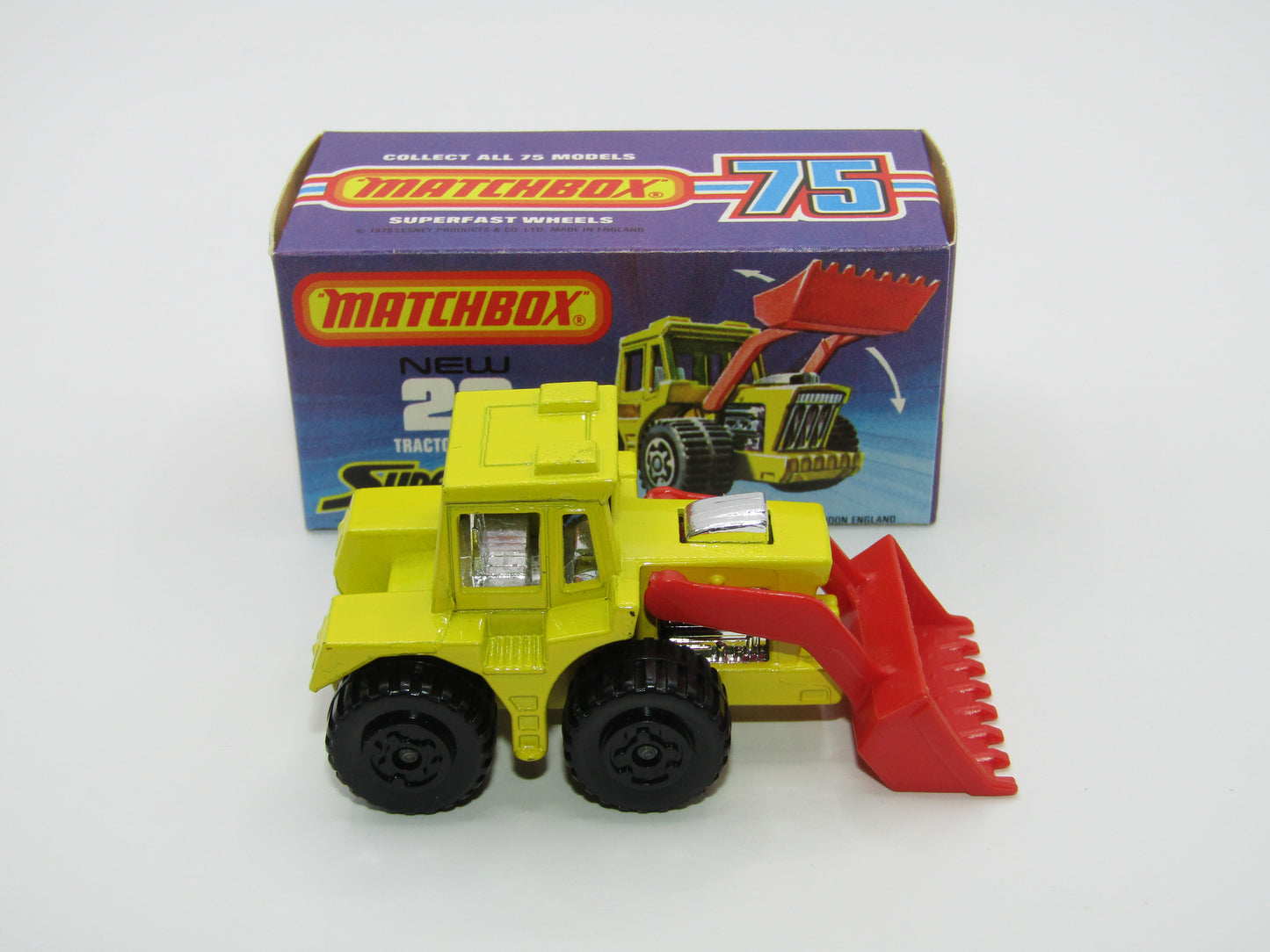 Matchbox Superfast No 29C Tractor Shovel BLACK Wheel Hubs
