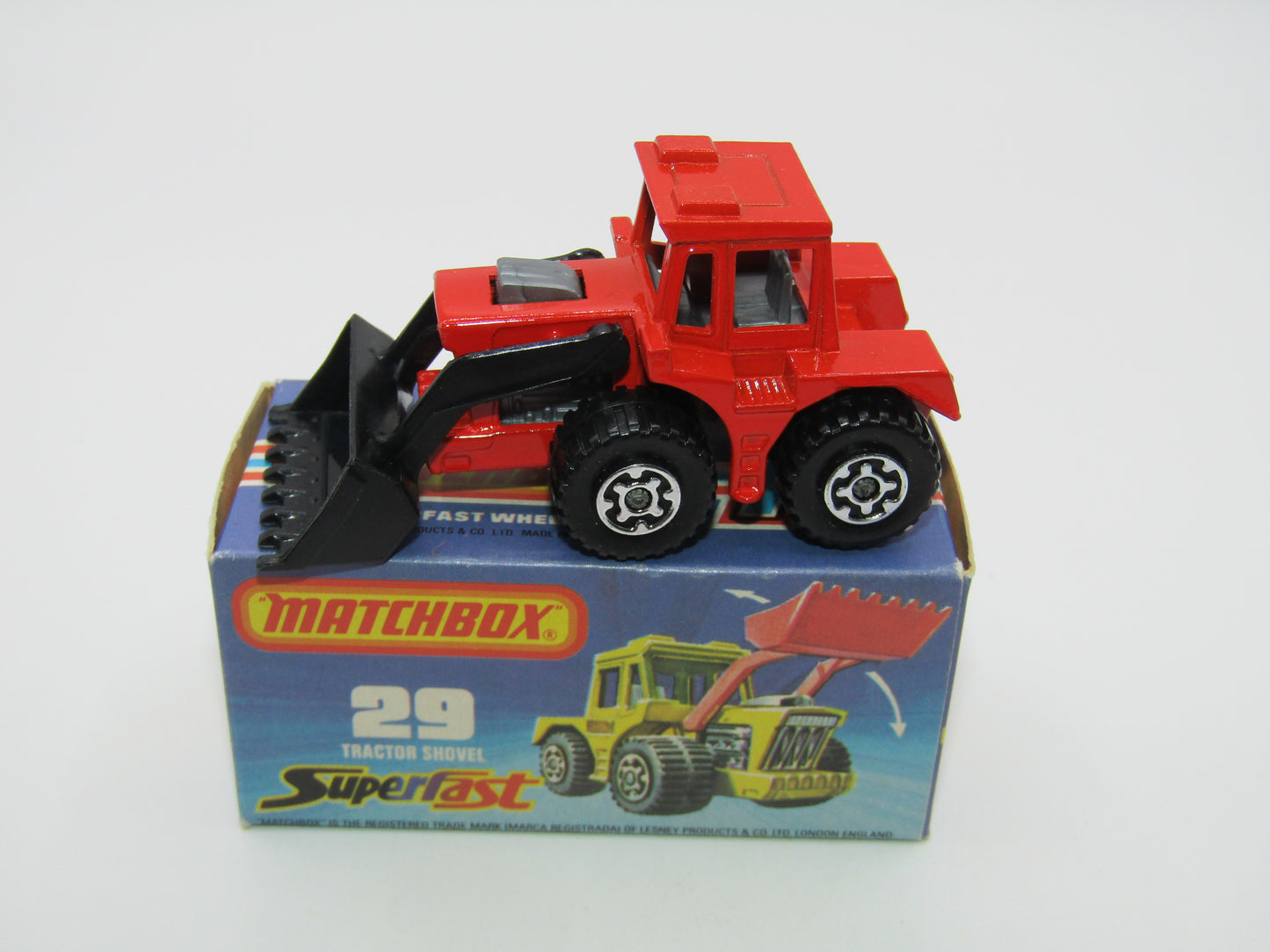 Matchbox Superfast No 29C Tractor Shovel Red, Black Shovel
