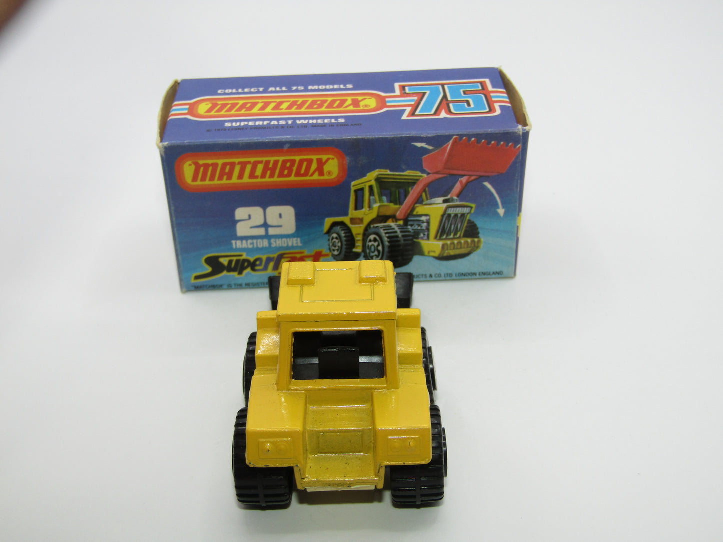 Matchbox Superfast No 29C Tractor Shovel Black Shovel PALE YELLOW Base