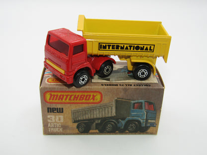 Matchbox Superfast No 30D Articulated Truck RED YELLOW GRILLE International