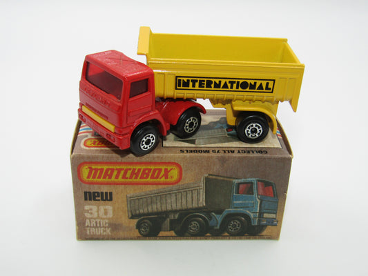 Matchbox Superfast No 30D Articulated Truck RED YELLOW GRILLE International