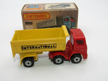 Matchbox Superfast No 30D Articulated Truck RED YELLOW GRILLE International