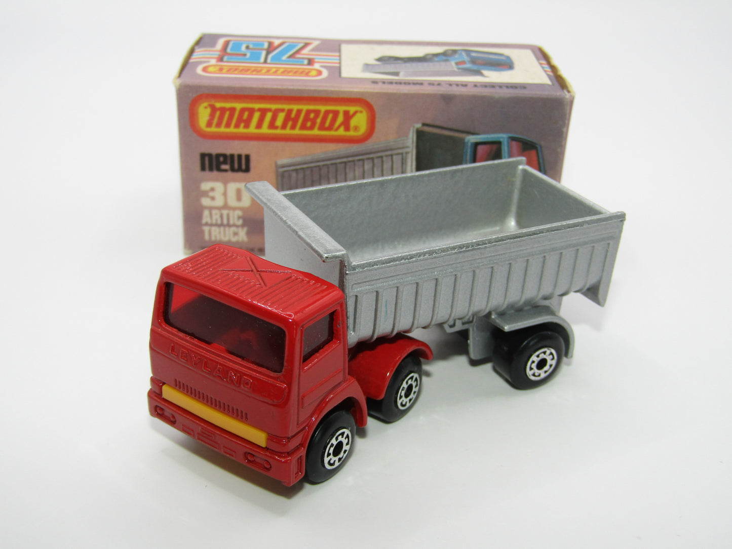 Matchbox Superfast No 30D Articulated Truck RED YELLOW GRILLE Silver Dump