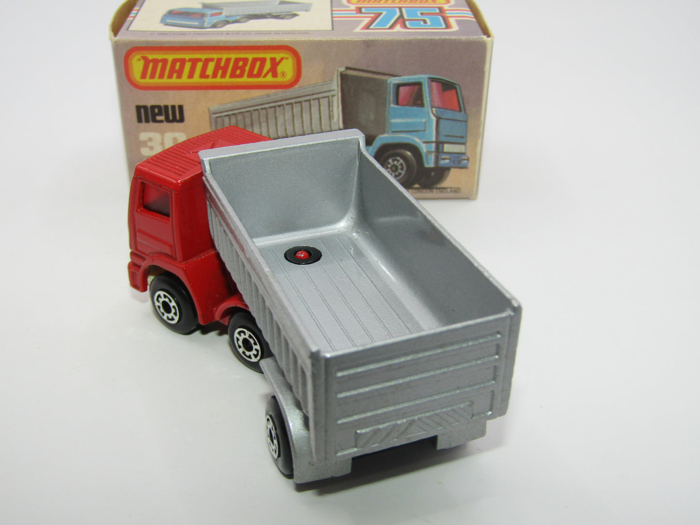 Matchbox Superfast No 30D Articulated Truck RED CREAM GRILLE Silver Dump