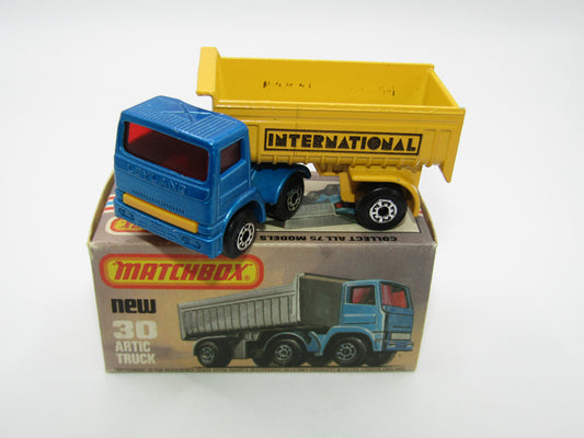 Matchbox Superfast No 30D Articulated Truck Met Blue YELLOW Grille International