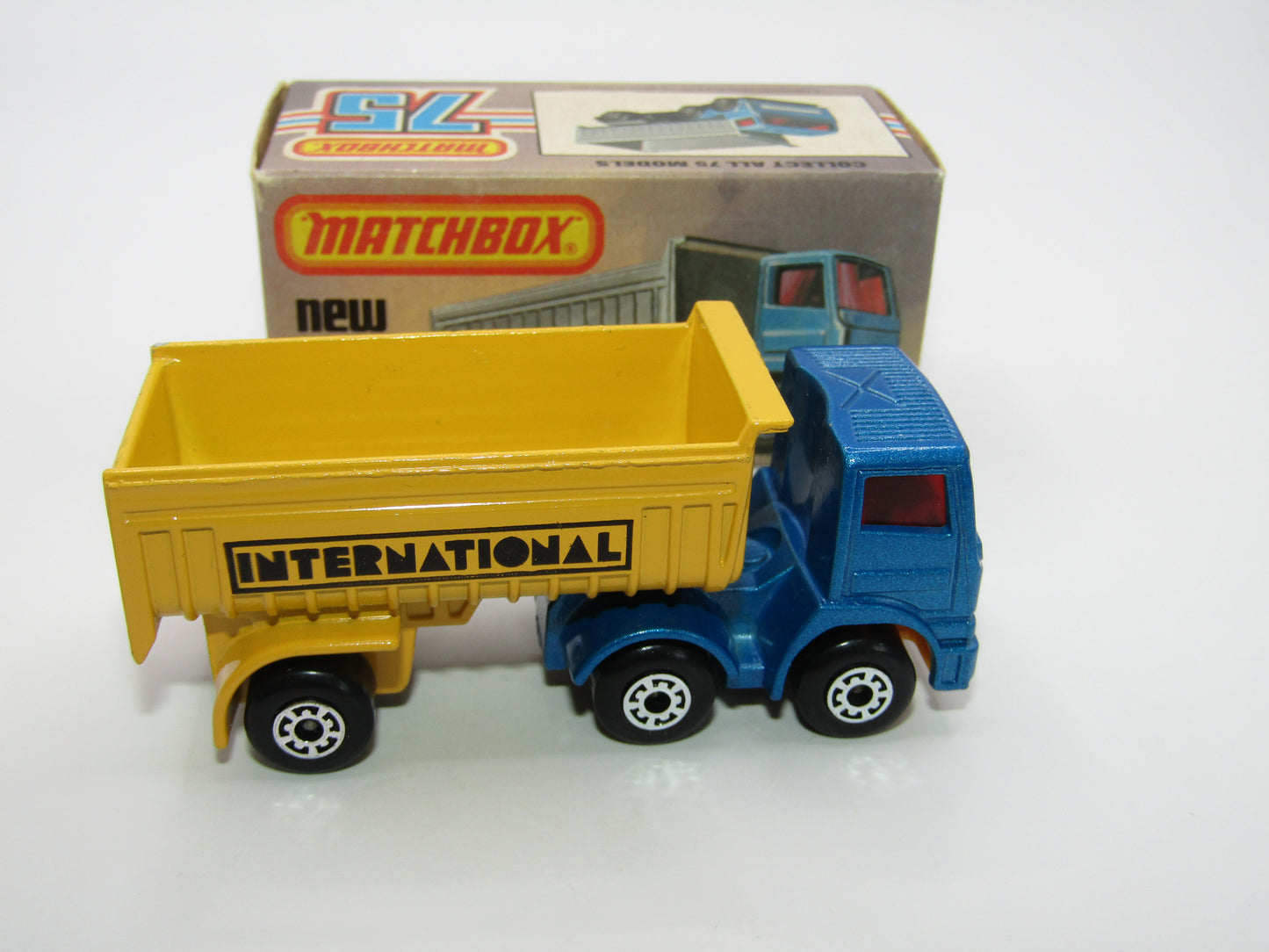 Matchbox Superfast No 30D Articulated Truck Met Blue YELLOW Grille International