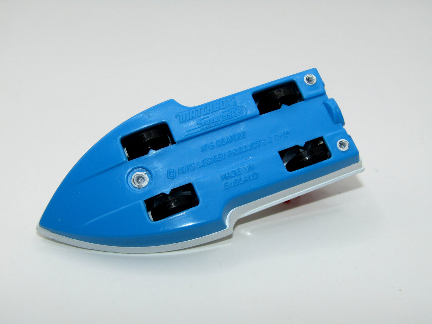 Matchbox Superfast 5B Seafire Boat Yellow Driver Red Engine Pipes