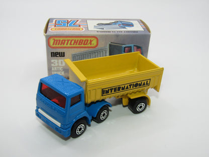Matchbox Superfast No 30D Articulated Truck Blue White Grille International