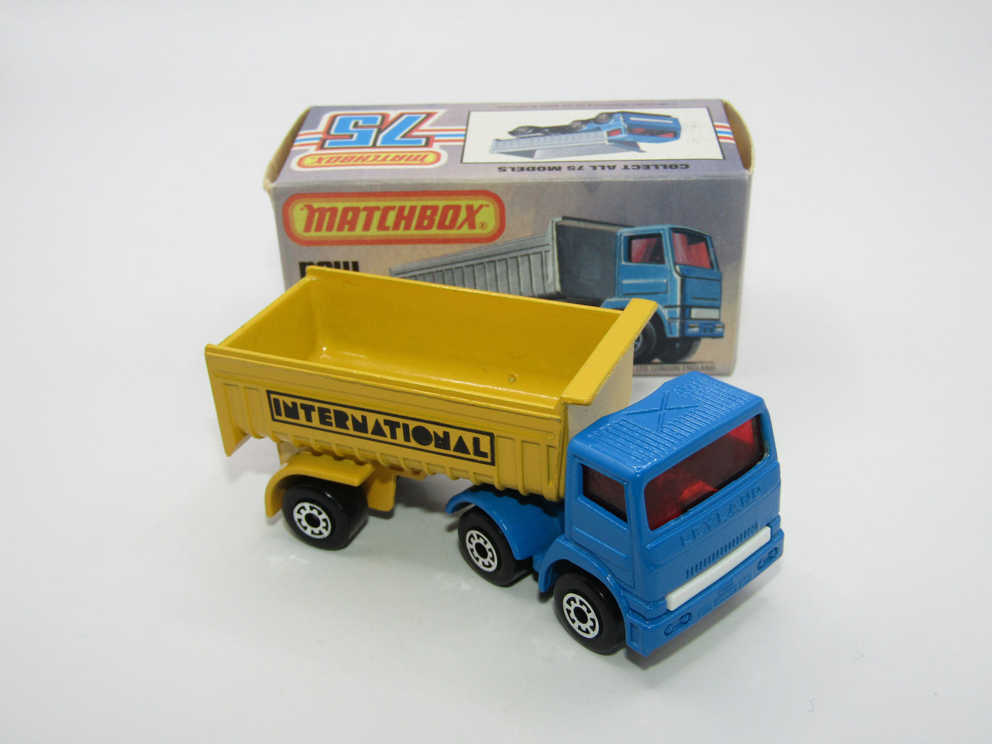 Matchbox Superfast No 30D Articulated Truck Blue White Grille International